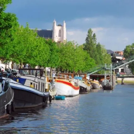 Cosy A Avec Terrasse * Ναντ