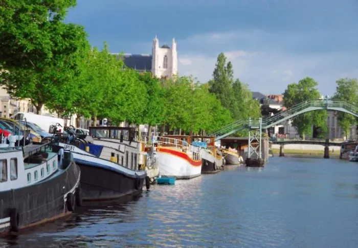 Cosy A Avec Terrasse * ナント